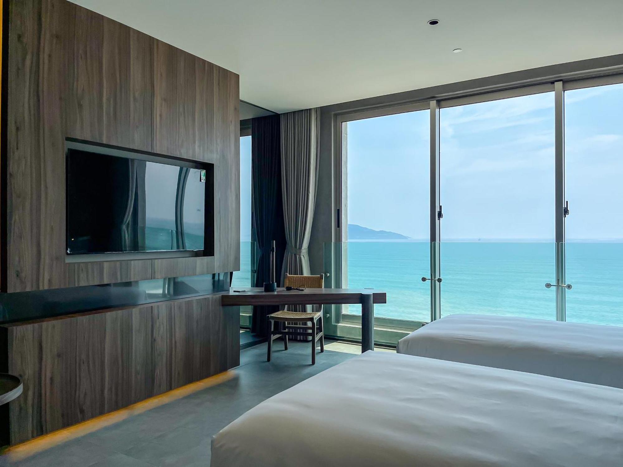 M Hotel Danang Exterior photo Deluxe Ocean View