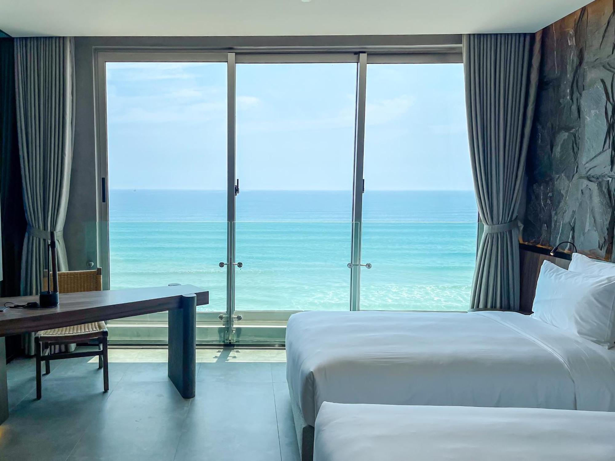 M Hotel Danang Exterior photo Deluxe Ocean View