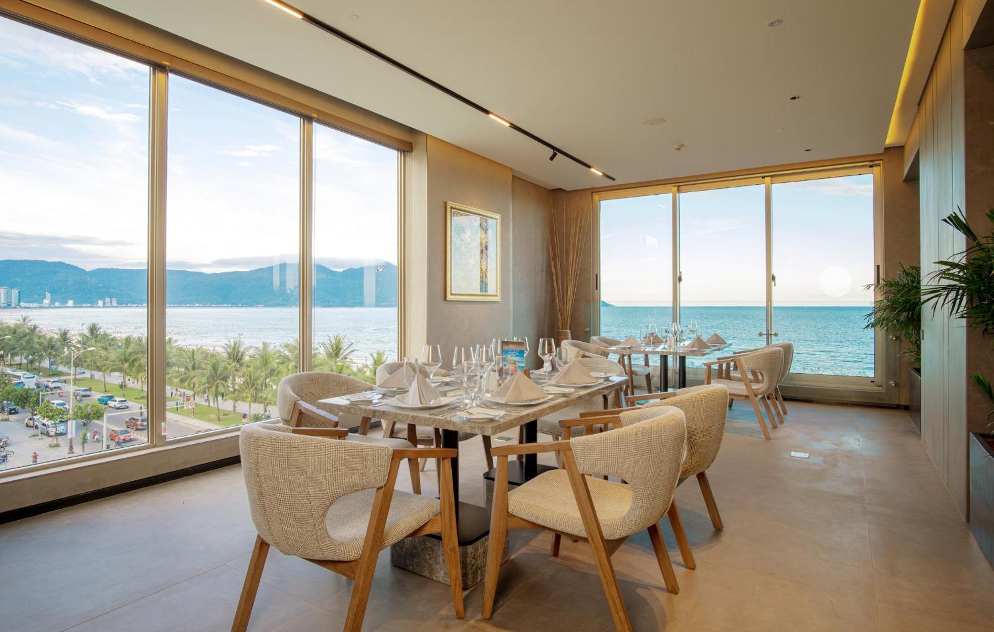 M Hotel Danang Exterior photo The restaurant