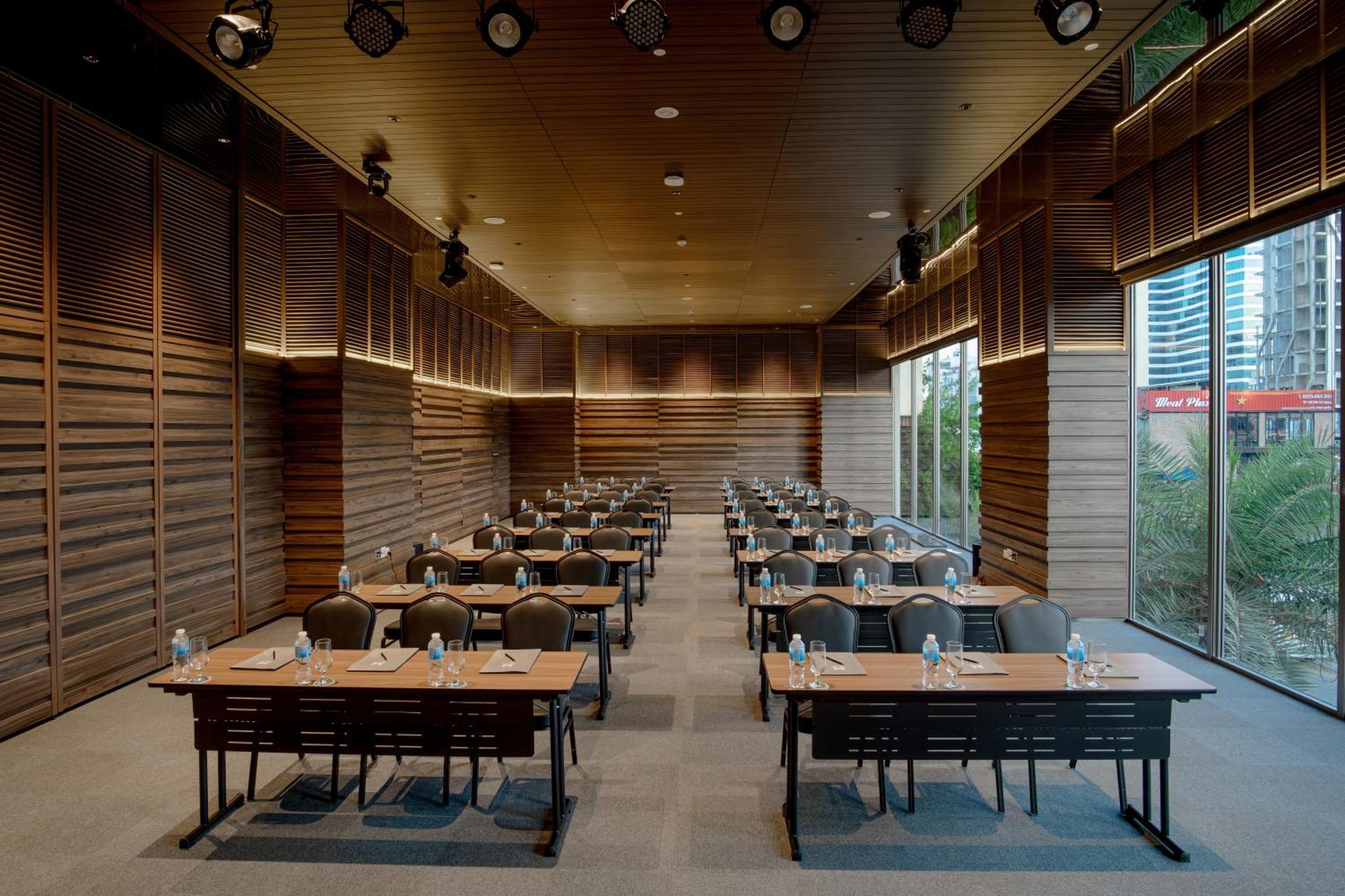 M Hotel Danang Exterior photo The interior of the conference room