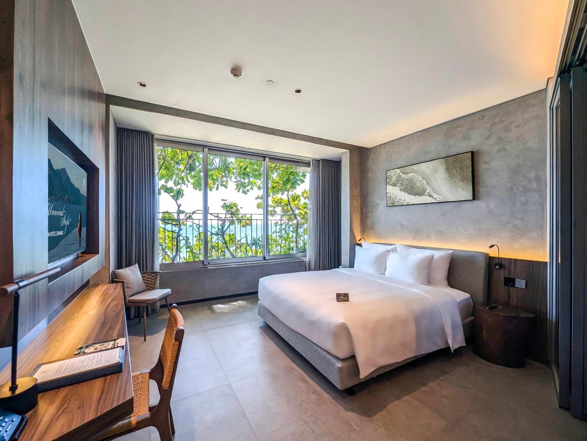 M Hotel Danang Exterior photo Deluxe Ocean View