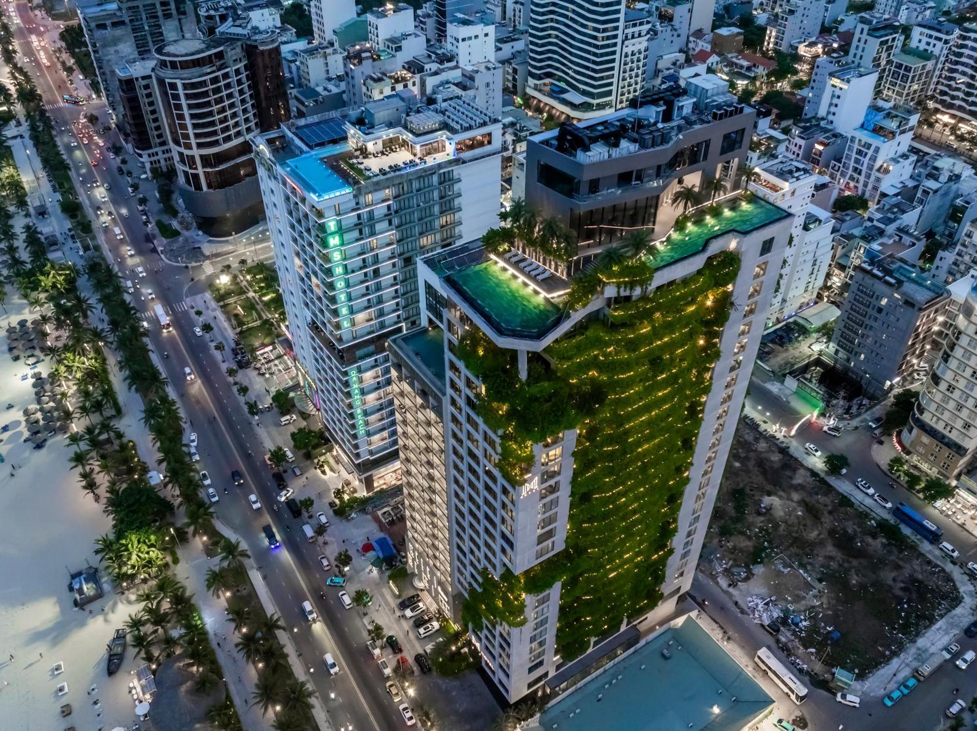 M Hotel Danang Exterior photo The green wall at The Park