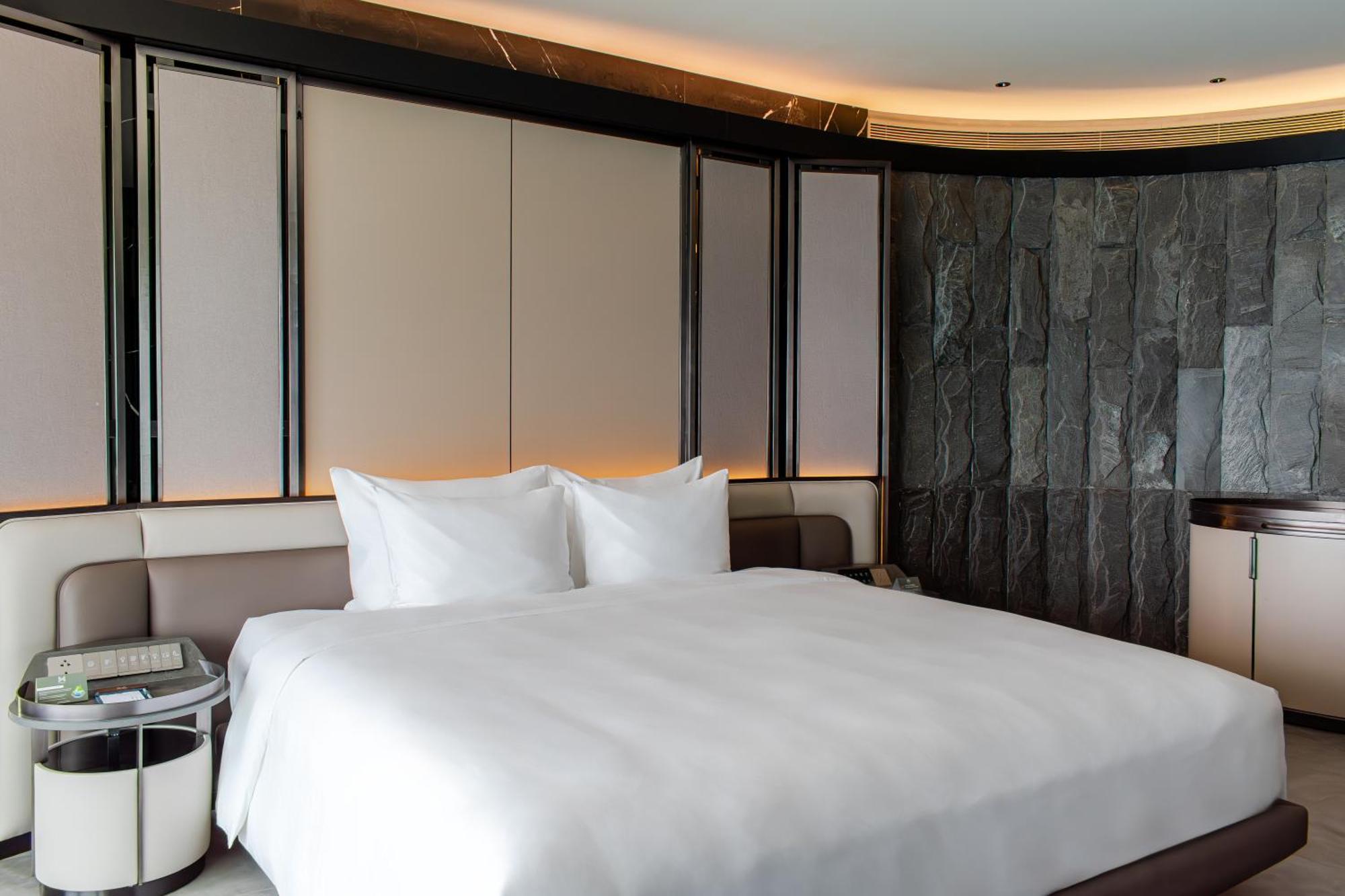M Hotel Danang Exterior photo A bedroom at the hotel