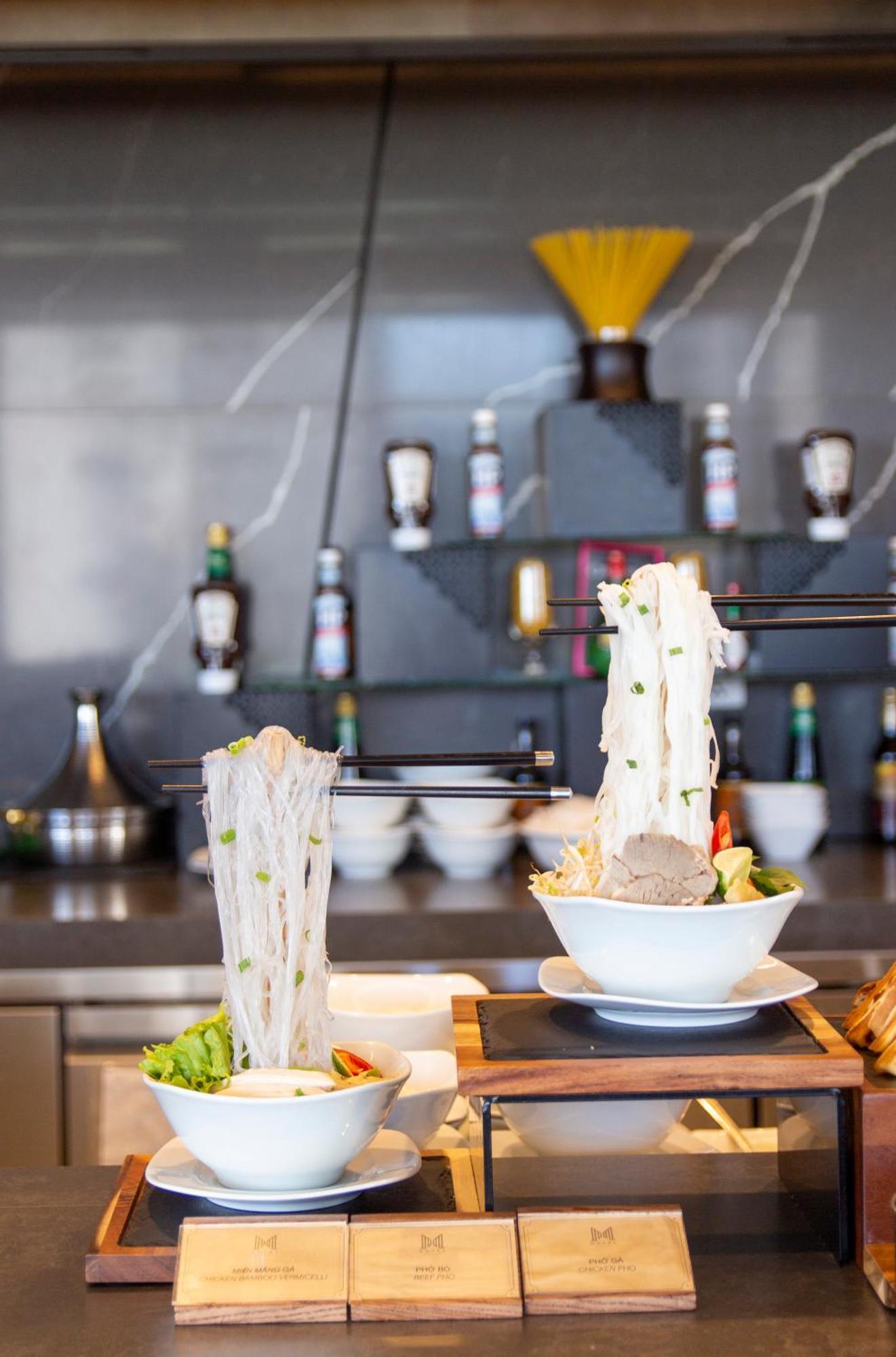 M Hotel Danang Exterior photo Rice vermicelli